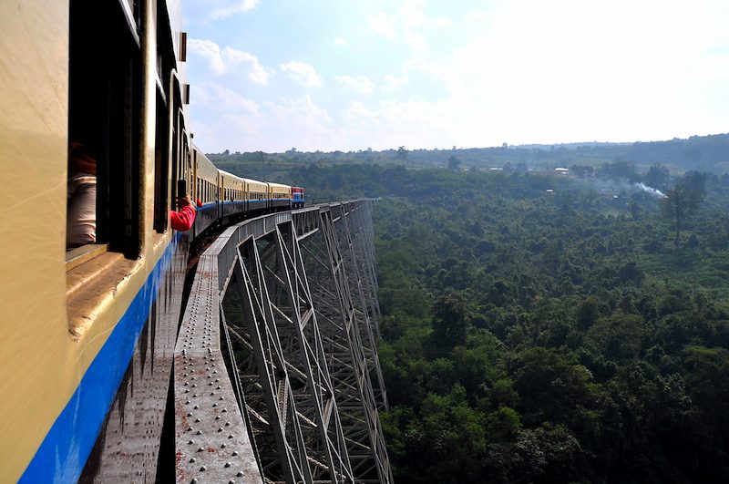 Train from Hsipaw to Mandalay (Myanmar)